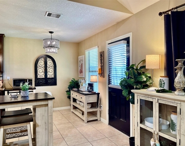 7808 Colonial Lane - Photo Thumbnail 18