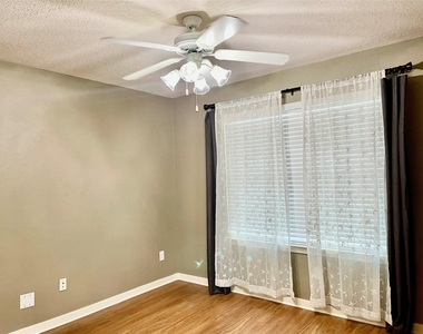 7808 Colonial Lane - Photo Thumbnail 1