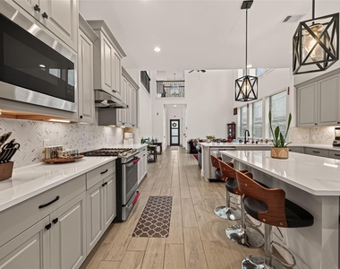10730 Hidden Rock Drive - Photo Thumbnail 11