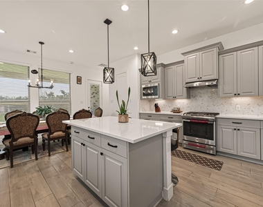 10730 Hidden Rock Drive - Photo Thumbnail 14