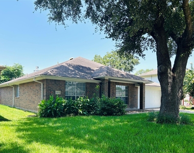 1404 Helmsley Drive - Photo Thumbnail 1