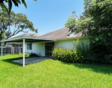 1404 Helmsley Drive - Photo Thumbnail 33
