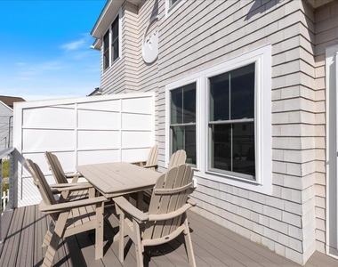 220 North End - Photo Thumbnail 17