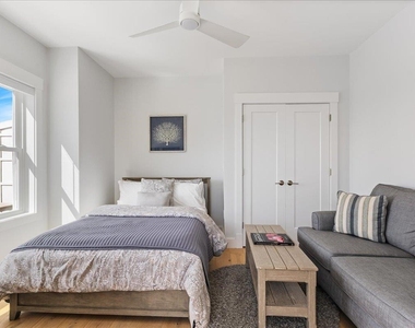 220 North End - Photo Thumbnail 14