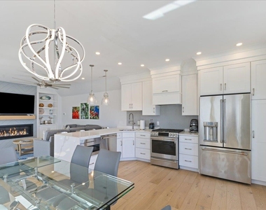 220 North End - Photo Thumbnail 7