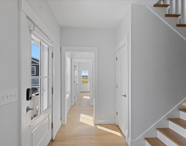 220 North End - Photo Thumbnail 11