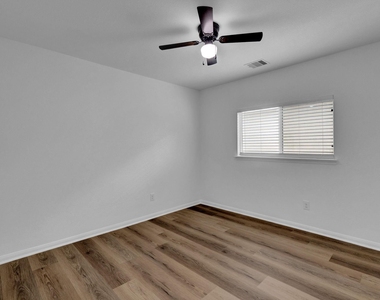 11926 Jelicoe Drive - Photo Thumbnail 14