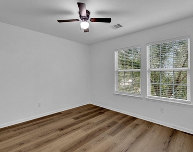 11926 Jelicoe Drive - Photo Thumbnail 12