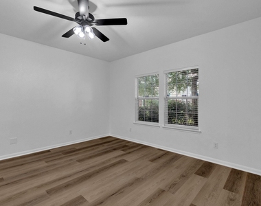 11926 Jelicoe Drive - Photo Thumbnail 6