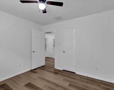11926 Jelicoe Drive - Photo Thumbnail 15