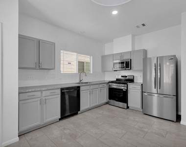 11926 Jelicoe Drive - Photo Thumbnail 4
