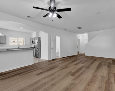 11926 Jelicoe Drive - Photo Thumbnail 2
