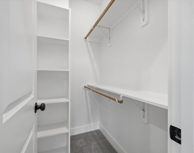2022 Wavell Street - Photo Thumbnail 23