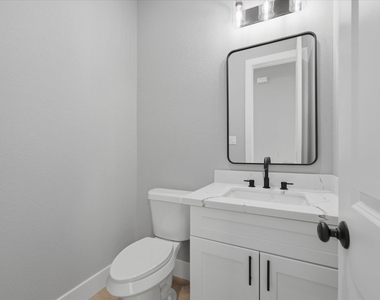 2022 Wavell Street - Photo Thumbnail 14