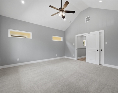 2022 Wavell Street - Photo Thumbnail 17