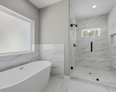 2022 Wavell Street - Photo Thumbnail 20