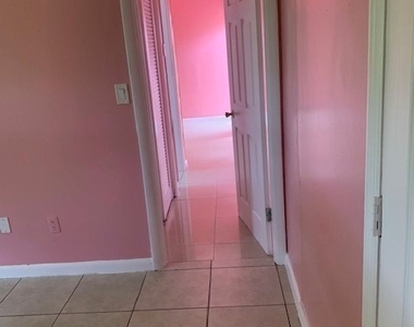1104 Westminster Street W - Photo Thumbnail 5