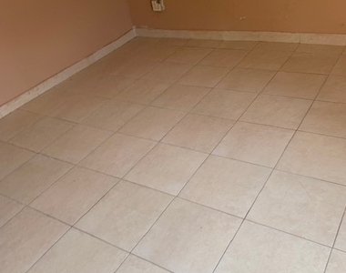1104 Westminster Street W - Photo Thumbnail 4