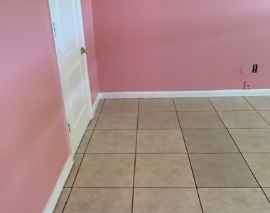 1104 Westminster Street W - Photo Thumbnail 2