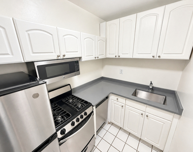 236 East 36th Street - Photo Thumbnail 2