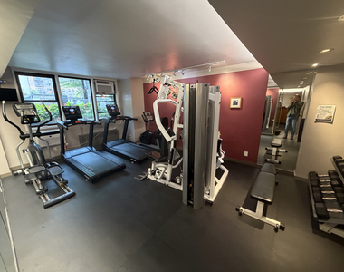 236 East 36th Street - Photo Thumbnail 6