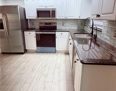 3445 Ne 11th Avenue - Photo Thumbnail 10