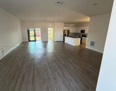 9026 W Mac Court - Photo Thumbnail 4