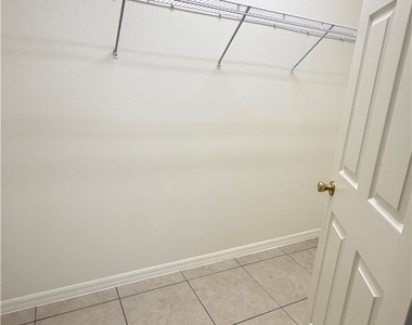 3202 10th Street Sw - Photo Thumbnail 7