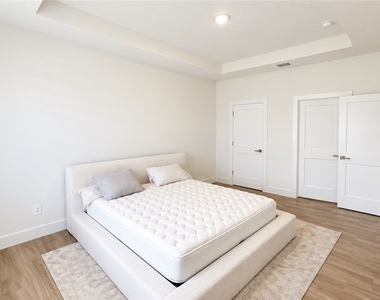9040 Bamboo Circle - Photo Thumbnail 14