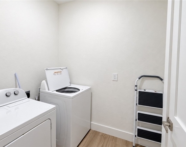 9040 Bamboo Circle - Photo Thumbnail 17