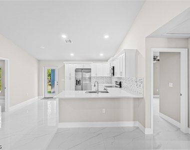 1011 Kent Street E - Photo Thumbnail 3