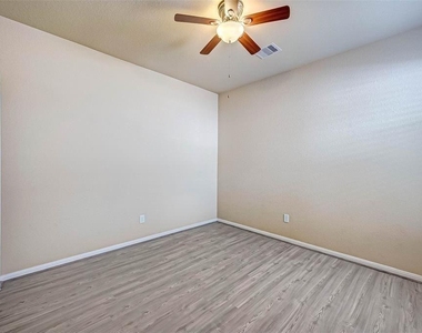 19007 Moss Bay Lane - Photo Thumbnail 13