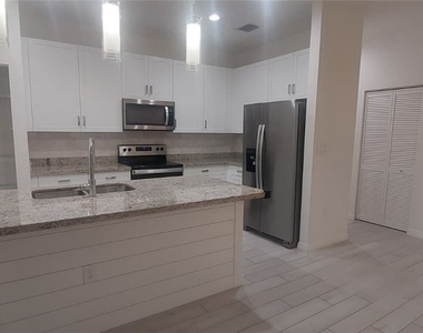 5020 Arancia Lane - Photo Thumbnail 18