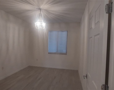 5020 Arancia Lane - Photo Thumbnail 16