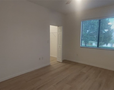 5020 Arancia Lane - Photo Thumbnail 23