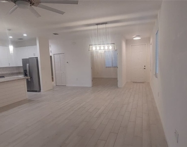 5020 Arancia Lane - Photo Thumbnail 12