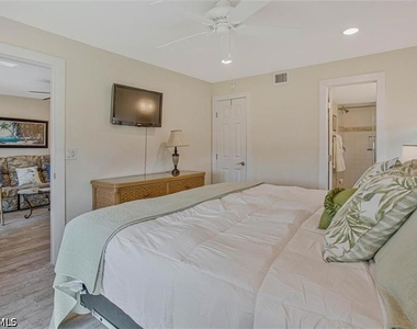 4298 27th Court Sw - Photo Thumbnail 7