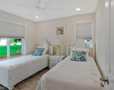 4298 27th Court Sw - Photo Thumbnail 10