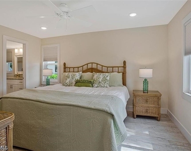 4298 27th Court Sw - Photo Thumbnail 6