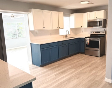 1052 Garfield Street - Photo Thumbnail 21