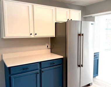 1052 Garfield Street - Photo Thumbnail 19