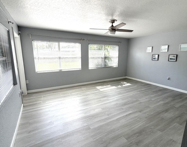 1052 Garfield Street - Photo Thumbnail 27