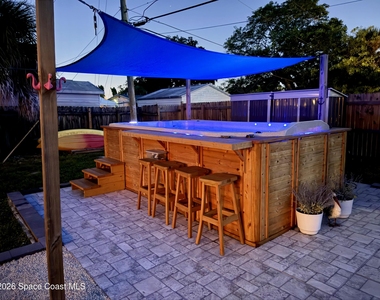 1052 Garfield Street - Photo Thumbnail 5
