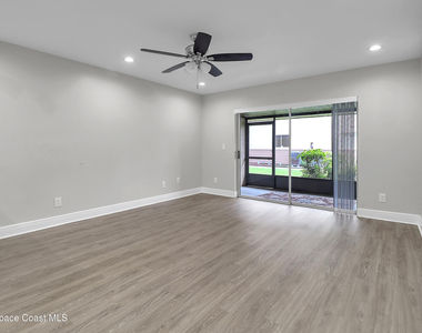 927 Prosperity Place E - Photo Thumbnail 2