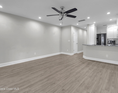 927 Prosperity Place E - Photo Thumbnail 3