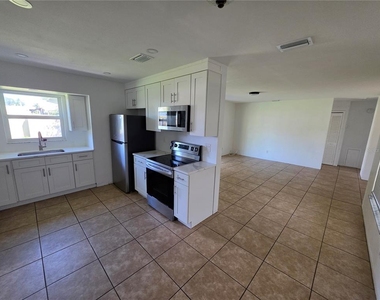 3119 60th Street N - Photo Thumbnail 5