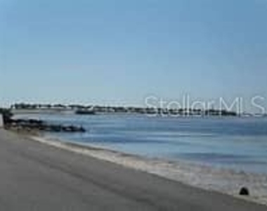 1716 Golfview Drive - Photo Thumbnail 15