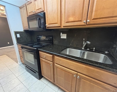 1799 N Highland Avenue - Photo Thumbnail 7
