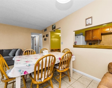 2575 Pine Ridge Way S - Photo Thumbnail 3
