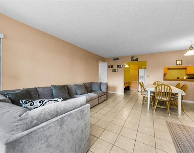2575 Pine Ridge Way S - Photo Thumbnail 2